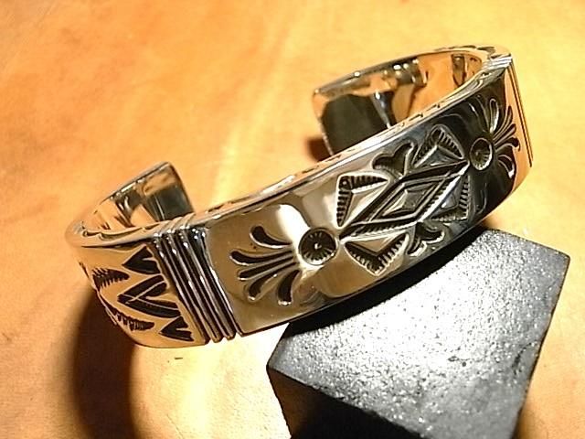 希少】ジェニファーカーティス スクエア ウェイブバングル ナバホ族