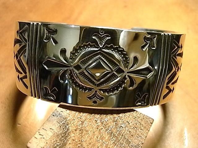 ナバホ族【Jennifer Curtis/ジェニファー・カーティス】 ＜肉厚