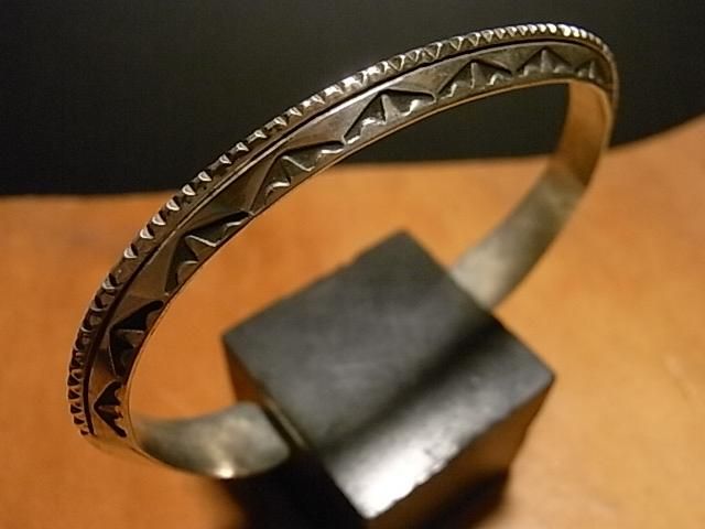 ワイリーセカテロ　ナバホ族 Wylie Secatero ワイリーセカテロ ナバホ族【NAVAJO】バングル