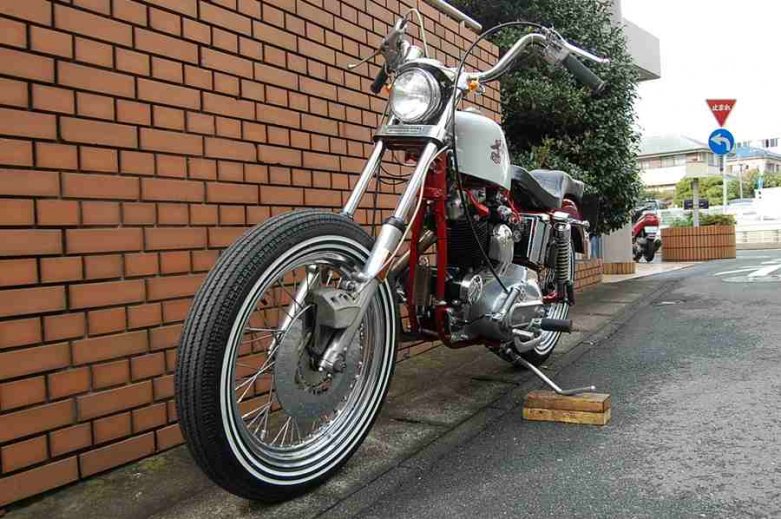 シンコー SHINKO E270 4.00-19 69S ダブルホワイトリボン KMFモーターサイクルズ