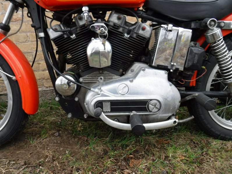 パッセンジャーペグマウントステー クローム 1958- XL - KMFモーターサイクルズ