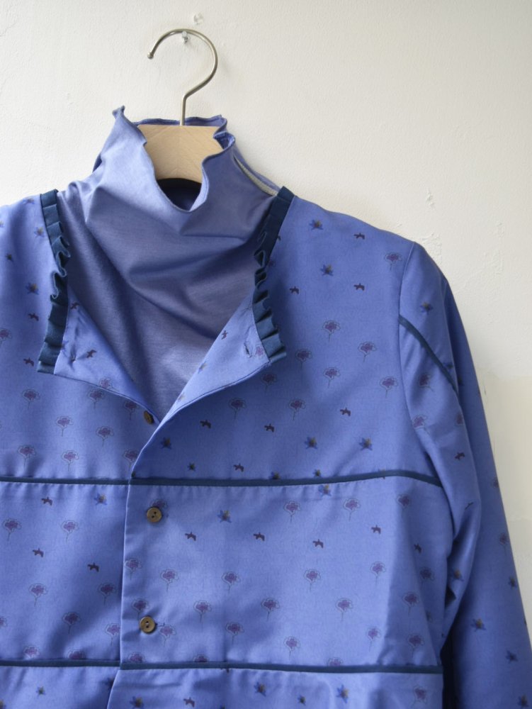 … and a flower blouse| NAVY.WO ネイビーウォ公式オンライン通販サイト