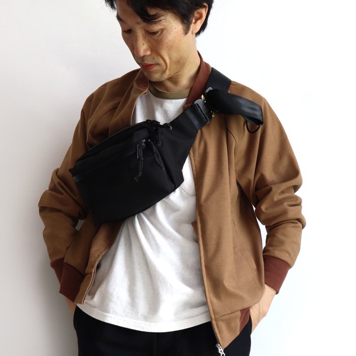 税込 DEFY BAGS THE PACKER PACK ボディバッグ ブラック asakusa.sub.jp