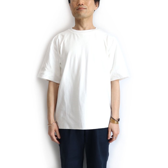 comm. arch.（コム・アーチ）ダブルレイヤード S/S Tシャツ（ホワイト 