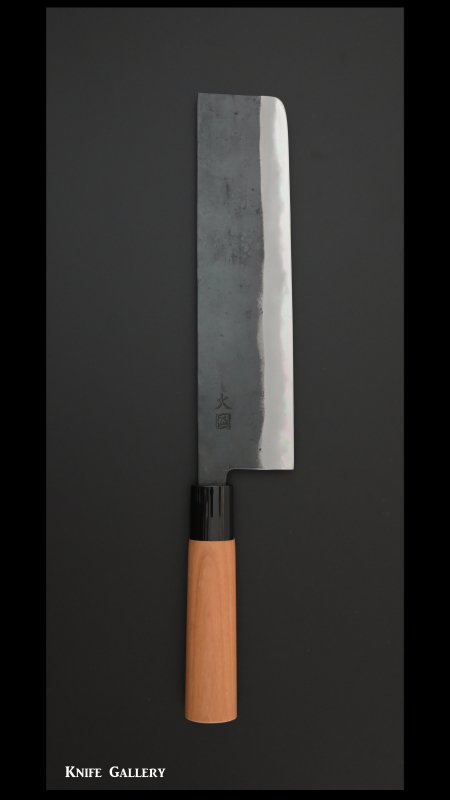 境 志康 Sakai Yukihiro 菜切包丁210ｍｍ 白紙鋼 黒打 チェリー柄- 伝統の打刃物をお届けする「ナイフ・ギャラリー」 - 伝統の打刃物をお届けする「ナイフ・ギャラリー」  - 伝統の打刃物をお届けする「ナイフ・ギャラリー」