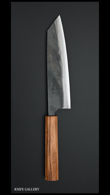 土佐司 Tosa Tsukasa 文化包丁180mm 白紙鋼 黒打 樫八角柄 - 伝統の打刃物をお届けする「ナイフ・ギャラリー」 -  伝統の打刃物をお届けする「ナイフ・ギャラリー」 - 伝統の打刃物をお届けする「ナイフ・ギャラリー」