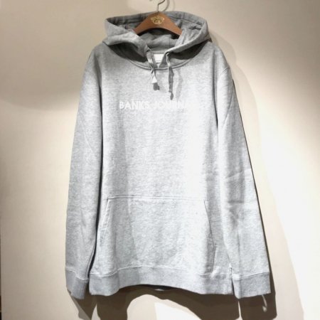 BANKS (バンクス)LABEL PULLOVER(ロゴプルオーバーパーカー) GRAY