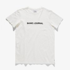 【40%OFF】BANKS (バンクス) LABEL PRIMARY TEE(プリント半袖TEE) WHITE