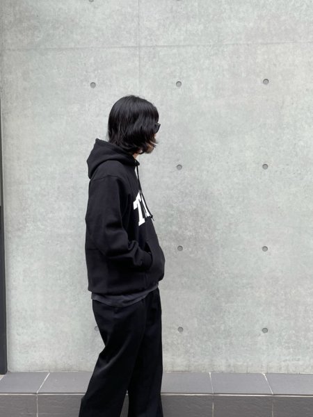 TONY TAIZSUN (トニータイズサン) TONY HOODIE (プルオーバーパーカー) BLACK