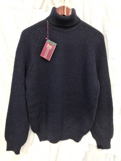 WILLIAM LOCKIE MADE IN SCOTLAND 2 Ply Lambs Wool 100 Turtle Neck Sweater for ILLMINATE Navy