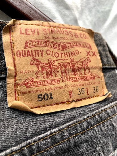 Abbigliamento Abbigliamento genere neutro per adulti Jeans Vintage Levis 501 Jeans 32 x 31 USA Made 90s Dark Wash Straight Black Red Tab 