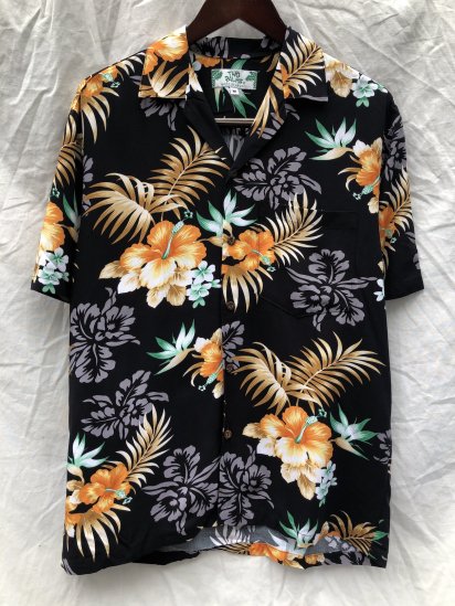 <img class='new_mark_img1' src='https://img.shop-pro.jp/img/new/icons50.gif' style='border:none;display:inline;margin:0px;padding:0px;width:auto;' />TWO PALMS Short Sleeve Hawaiian Shirts 
