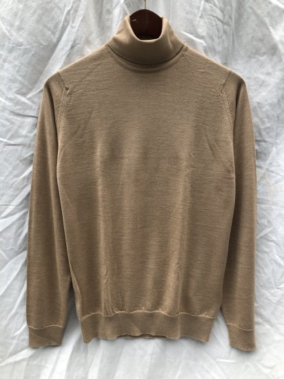 <img class='new_mark_img1' src='https://img.shop-pro.jp/img/new/icons50.gif' style='border:none;display:inline;margin:0px;padding:0px;width:auto;' />John Smedley Casmere x Silk Turtle Neck Knit 