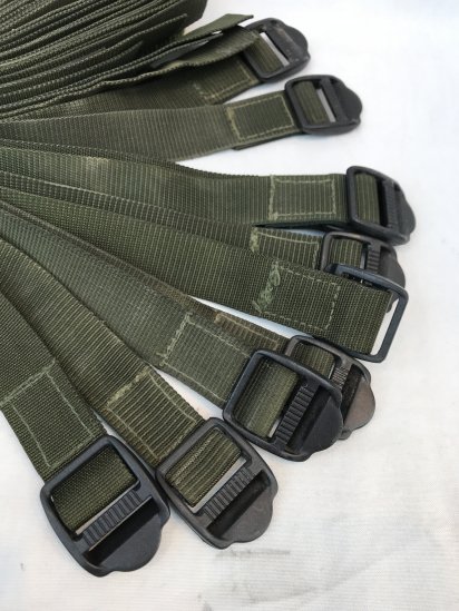 <img class='new_mark_img1' src='https://img.shop-pro.jp/img/new/icons50.gif' style='border:none;display:inline;margin:0px;padding:0px;width:auto;' />80's Vintage Dead Stock British Army Utility Strap 