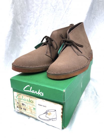 <img class='new_mark_img1' src='https://img.shop-pro.jp/img/new/icons50.gif' style='border:none;display:inline;margin:0px;padding:0px;width:auto;' />~90's Vintage Dead Stock Clarks Desert Boots Made in England Wolf Suede