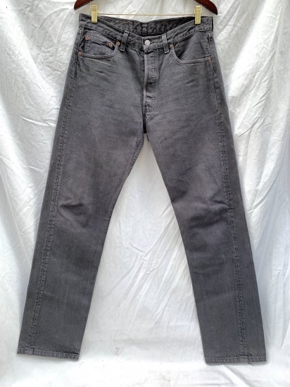 <img class='new_mark_img1' src='https://img.shop-pro.jp/img/new/icons50.gif' style='border:none;display:inline;margin:0px;padding:0px;width:auto;' />90's Old Levi's 501 Black Denim Pants Made in USA (SIZE : 3334)