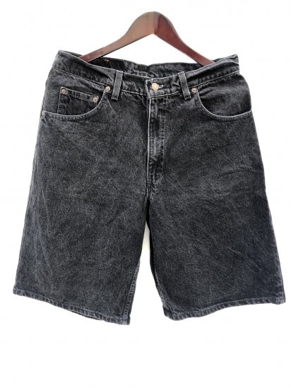 <img class='new_mark_img1' src='https://img.shop-pro.jp/img/new/icons50.gif' style='border:none;display:inline;margin:0px;padding:0px;width:auto;' />90's ~ Old Levi's 560 Loose Fit Black Denim Shorts Made in U.S.A (SIZE : W34)