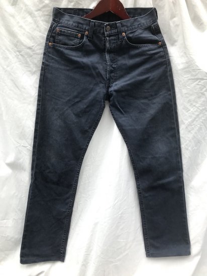 <img class='new_mark_img1' src='https://img.shop-pro.jp/img/new/icons50.gif' style='border:none;display:inline;margin:0px;padding:0px;width:auto;' />90's Old Euro Levi's 551 Black Pique Pants Made in POLAND (SIZE : 3130)