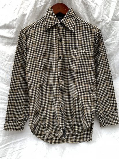 <img class='new_mark_img1' src='https://img.shop-pro.jp/img/new/icons50.gif' style='border:none;display:inline;margin:0px;padding:0px;width:auto;' />70's Vintage Pendleton Wool Shirts Made in USA / White x Black x Olive