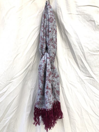 <img class='new_mark_img1' src='https://img.shop-pro.jp/img/new/icons50.gif' style='border:none;display:inline;margin:0px;padding:0px;width:auto;' />Vintage Tootal Scarf Made in England Good Condition SaxBurgundy Paisley