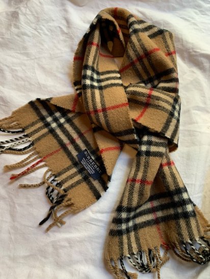 <img class='new_mark_img1' src='https://img.shop-pro.jp/img/new/icons50.gif' style='border:none;display:inline;margin:0px;padding:0px;width:auto;' />Old Burberry's Lambs Wool Muffler Made in England / 1