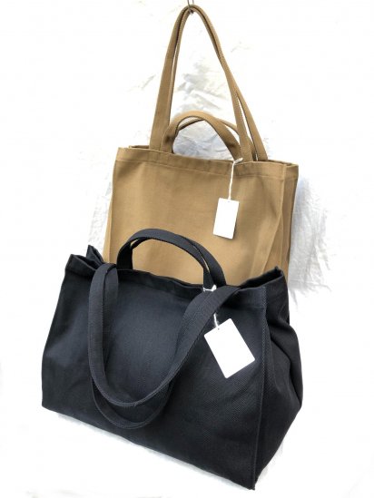 <img class='new_mark_img1' src='https://img.shop-pro.jp/img/new/icons50.gif' style='border:none;display:inline;margin:0px;padding:0px;width:auto;' />ERA. Made in Japan Logo Big Tote Bag