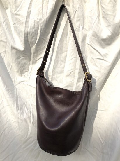 <img class='new_mark_img1' src='https://img.shop-pro.jp/img/new/icons50.gif' style='border:none;display:inline;margin:0px;padding:0px;width:auto;' />Old Coach Leather Shoulder Bag Made in U.S.A Dark Brown