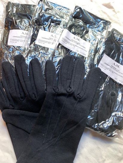<img class='new_mark_img1' src='https://img.shop-pro.jp/img/new/icons50.gif' style='border:none;display:inline;margin:0px;padding:0px;width:auto;' />Dead Stock Aeronautica Militare Italiana Wool Gloves