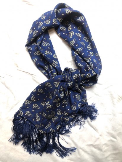 <img class='new_mark_img1' src='https://img.shop-pro.jp/img/new/icons50.gif' style='border:none;display:inline;margin:0px;padding:0px;width:auto;' />Vintage Tootal Scarf Made in England Navy Paisley