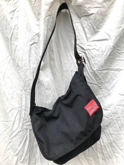 <img class='new_mark_img1' src='https://img.shop-pro.jp/img/new/icons50.gif' style='border:none;display:inline;margin:0px;padding:0px;width:auto;' />90’s Old MANHATTAN PORTAGE Messenger Bag MADE IN N.Y Black