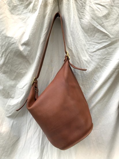 <img class='new_mark_img1' src='https://img.shop-pro.jp/img/new/icons50.gif' style='border:none;display:inline;margin:0px;padding:0px;width:auto;' />90's Vintage Old COACH Leather Bag MADE IN U.S.A Good Condition Tan