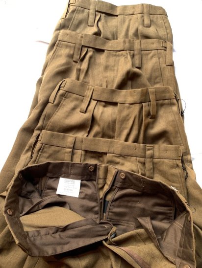 <img class='new_mark_img1' src='https://img.shop-pro.jp/img/new/icons50.gif' style='border:none;display:inline;margin:0px;padding:0px;width:auto;' />Dead Stock British Army All Ranks Barrack Dress Trousers Brown 
