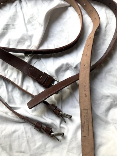 <img class='new_mark_img1' src='https://img.shop-pro.jp/img/new/icons50.gif' style='border:none;display:inline;margin:0px;padding:0px;width:auto;' />70's Vintage Dead Stock Romanian Army Leather Belt