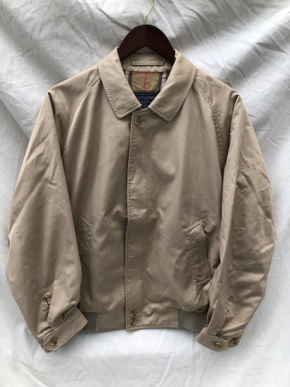 <img class='new_mark_img1' src='https://img.shop-pro.jp/img/new/icons50.gif' style='border:none;display:inline;margin:0px;padding:0px;width:auto;' />80's Vintage Burberrys Harrington Jacket Made in England Beige (SIZE : 42 SHORT)