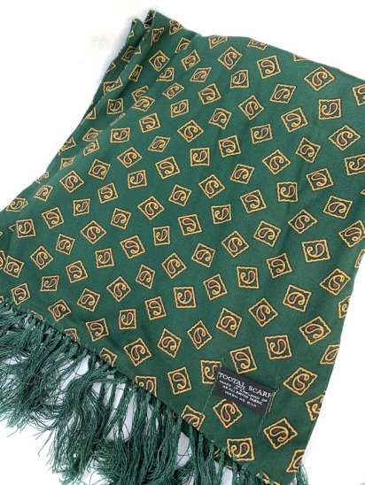 <img class='new_mark_img1' src='https://img.shop-pro.jp/img/new/icons50.gif' style='border:none;display:inline;margin:0px;padding:0px;width:auto;' />Vintage Tootal Scarf Made in England Geometric Green