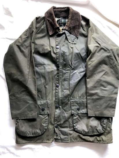 <img class='new_mark_img1' src='https://img.shop-pro.jp/img/new/icons50.gif' style='border:none;display:inline;margin:0px;padding:0px;width:auto;' />3 Crest Vintage Barbour Beaufort Jacket Made in England Olive (SIZE : 38 )