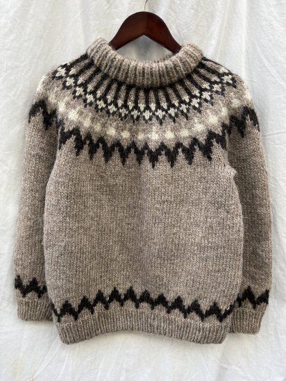 <img class='new_mark_img1' src='https://img.shop-pro.jp/img/new/icons50.gif' style='border:none;display:inline;margin:0px;padding:0px;width:auto;' />Unknown Vintage Nordic Sweater Taupe x Brown (SIze : Approx M)
