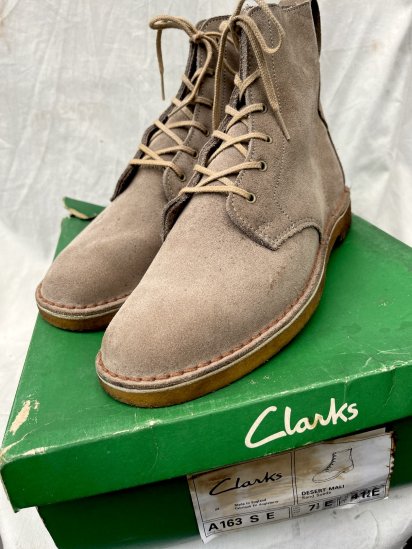 <img class='new_mark_img1' src='https://img.shop-pro.jp/img/new/icons50.gif' style='border:none;display:inline;margin:0px;padding:0px;width:auto;' />Vintage Clarks Desert Mali Made in England Sand (Size : UK 7 1/2)
