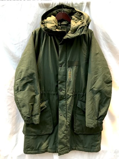 <img class='new_mark_img1' src='https://img.shop-pro.jp/img/new/icons50.gif' style='border:none;display:inline;margin:0px;padding:0px;width:auto;' />90's〜 Vintage Swedish Army M90 Insulation Coat  Olive (180-75)