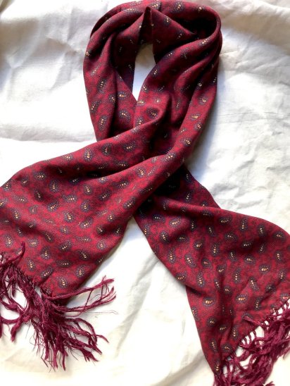 <img class='new_mark_img1' src='https://img.shop-pro.jp/img/new/icons50.gif' style='border:none;display:inline;margin:0px;padding:0px;width:auto;' />Vintage Tootal Scarf Made in England Red x Yellow Paisley