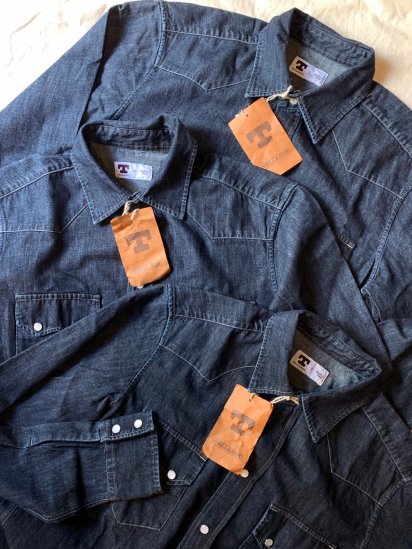 <img class='new_mark_img1' src='https://img.shop-pro.jp/img/new/icons50.gif' style='border:none;display:inline;margin:0px;padding:0px;width:auto;' />TELLASON Cowboy Denim Shirt Made in Italy