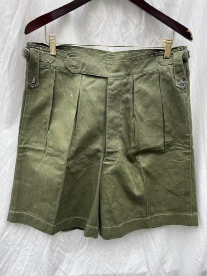 <img class='new_mark_img1' src='https://img.shop-pro.jp/img/new/icons50.gif' style='border:none;display:inline;margin:0px;padding:0px;width:auto;' />40-50's Vintage Australian Army Green Drill Shorts / 2 (SIZE : approx W35)