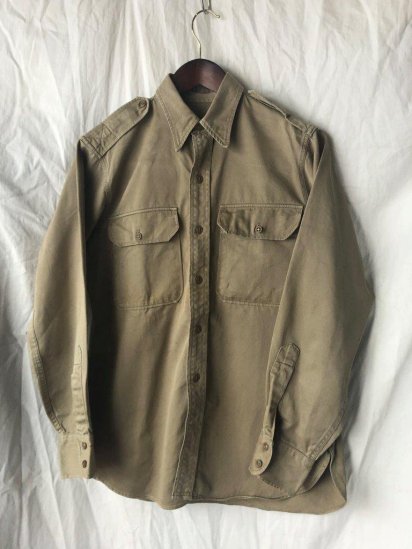 <img class='new_mark_img1' src='https://img.shop-pro.jp/img/new/icons50.gif' style='border:none;display:inline;margin:0px;padding:0px;width:auto;' />40's Vintage US ARMY Chino Shirt