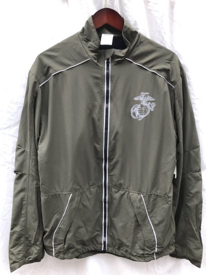 <img class='new_mark_img1' src='https://img.shop-pro.jp/img/new/icons50.gif' style='border:none;display:inline;margin:0px;padding:0px;width:auto;' />USMC x New Balance PT Jacket MADE IN U.S.A (SZIE : M-LONG)