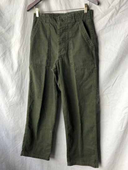 <img class='new_mark_img1' src='https://img.shop-pro.jp/img/new/icons50.gif' style='border:none;display:inline;margin:0px;padding:0px;width:auto;' />60's Vintage US ARMY Cotton Satin Baker Pants (Size : 3031)