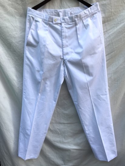 <img class='new_mark_img1' src='https://img.shop-pro.jp/img/new/icons50.gif' style='border:none;display:inline;margin:0px;padding:0px;width:auto;' />90's Vintage Swedish Army P/C White Trousers (Size : W35 L32) / 52