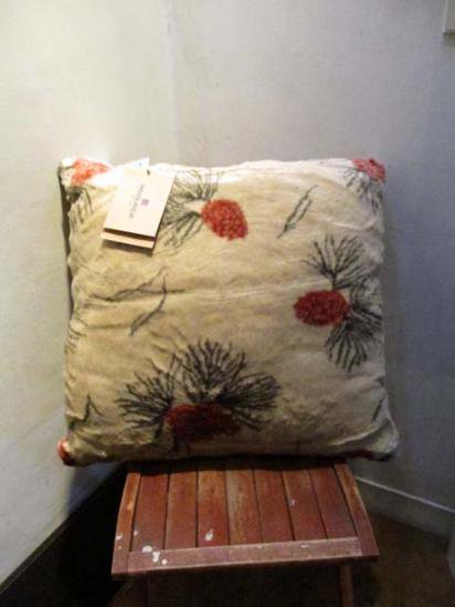 Woolrich cushion pinecone