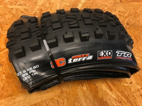 玄武現金特価 10％OFF 店頭在庫ございます。 MAXXIS MINION DHF Plus