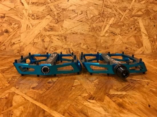 ANVL TILT ALLOY V3 CrMo AXLE PEDAL BLUE 店頭在庫ございます
