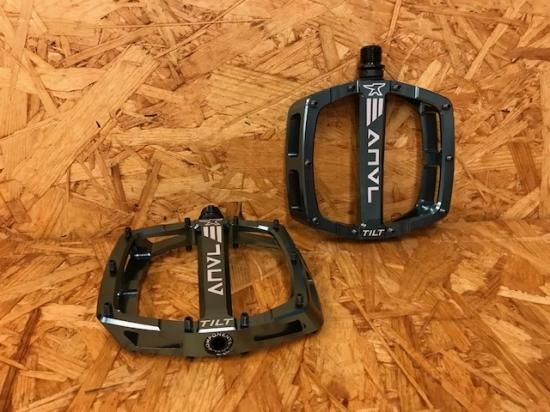 ANVL TILT ALLOY V3 CrMo AXLE PEDAL GRAY 店頭在庫ございます